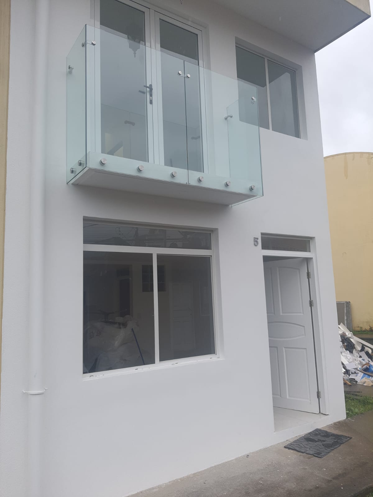 Baranda de vidrio temperado claro - Sistema C3 - Se cotiza por m2